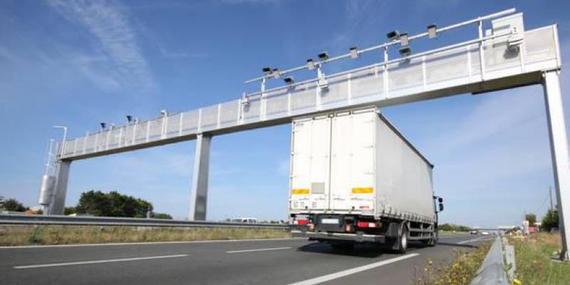 Ecotaxe : Royal assure que les portiques ne serviront pas aux radars